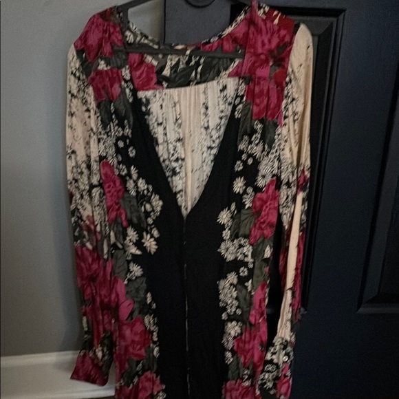Free People Tops - Free People Floral Long Sleeve top